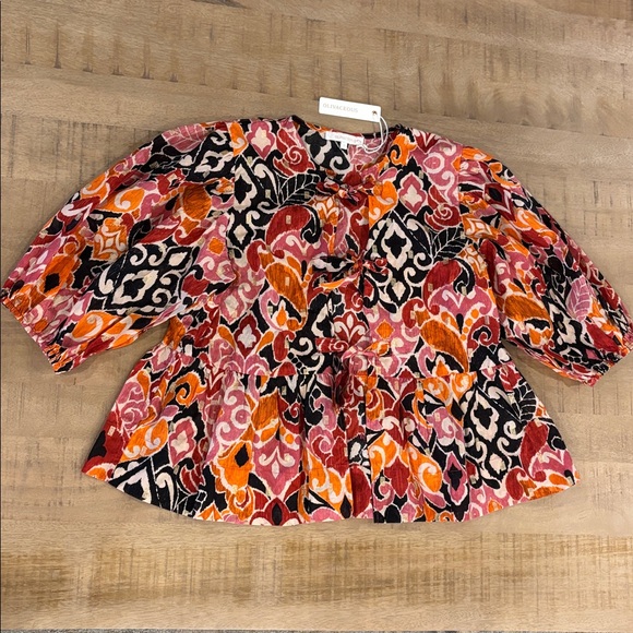 Olivaceous Boutique Puff Sleeve Tie-Front Blouse for Fall Small NWT NEW - Picture 3 of 9